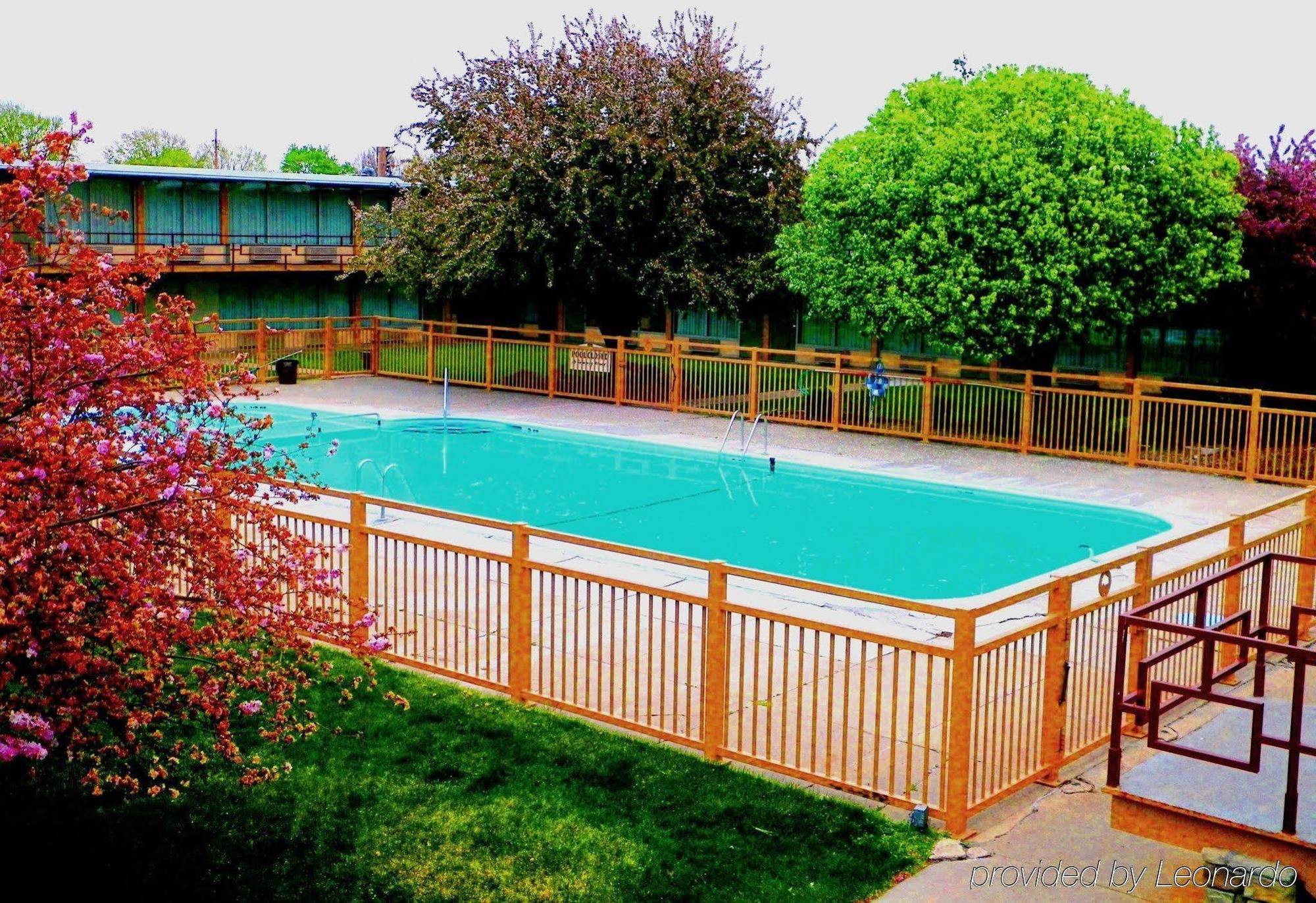 Norfolk Country Inn And Suites Exterior photo